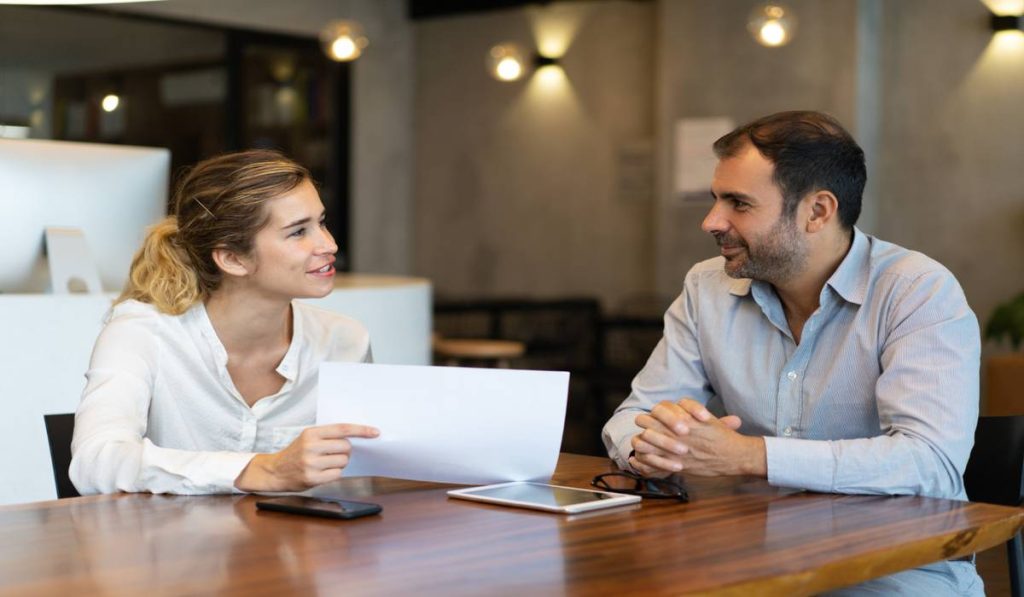 2. Como a habilidade de se comunicar efetivamente em ingles impacta a carreira executiva